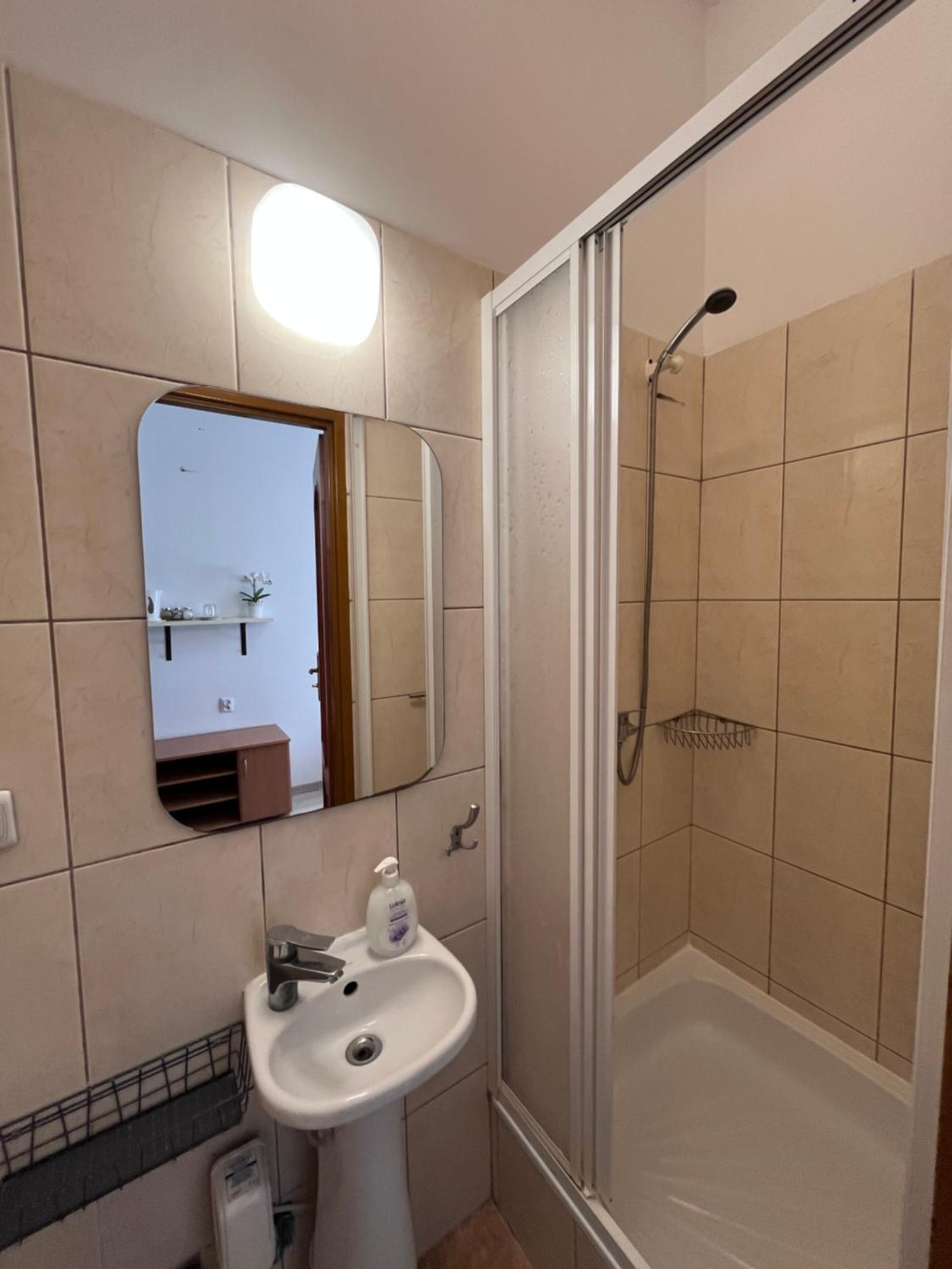 Hotel Polonia Намыслув Экстерьер фото